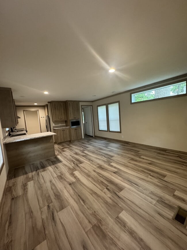 Building Photo - 363 Shannon Dr