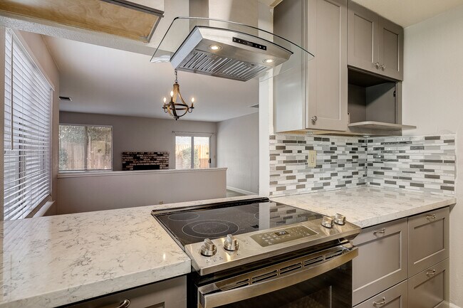 Foto del edificio - 2918 Sunbird Dr