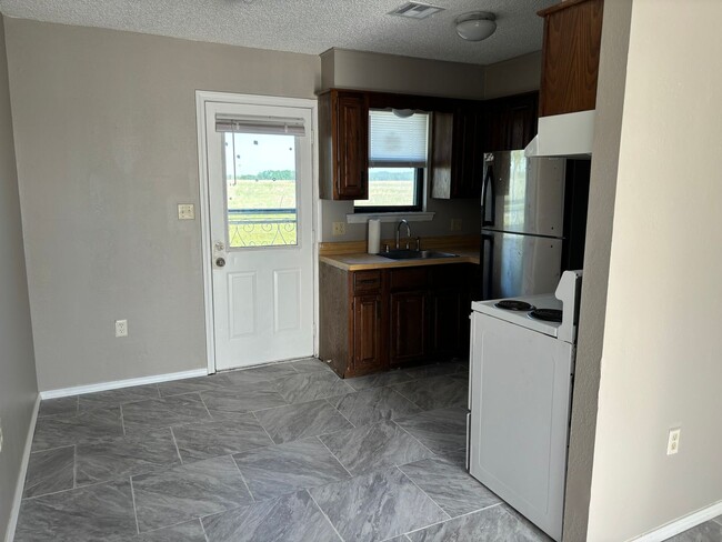 Building Photo - 9356 S 430 Rd