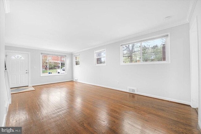 Building Photo - 5225 59th Ave