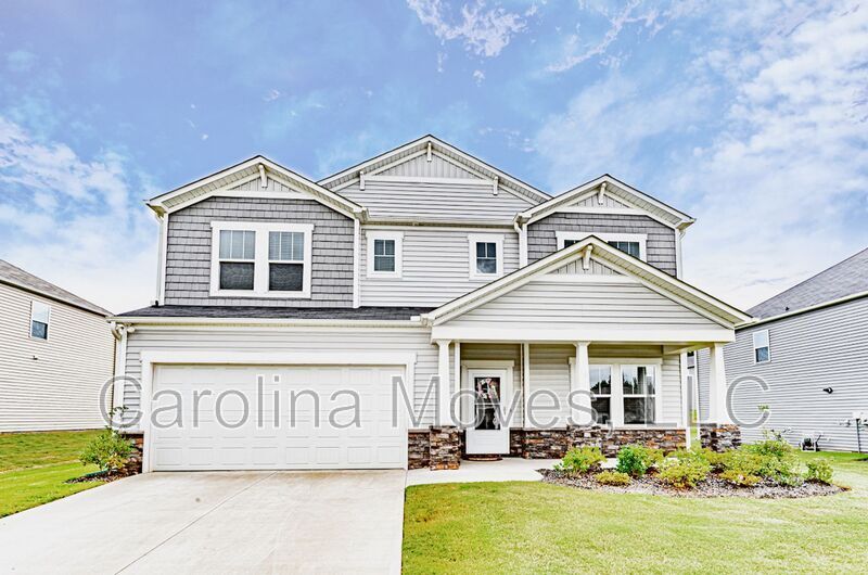 Foto principal - 14 Larson Dr
