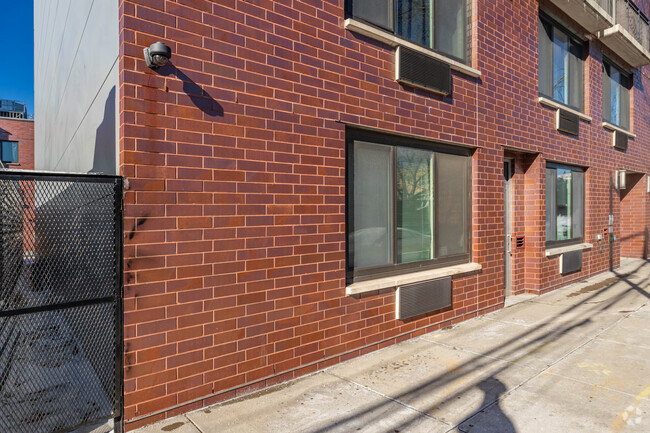 Foto del edificio - New Astoria 5-story building