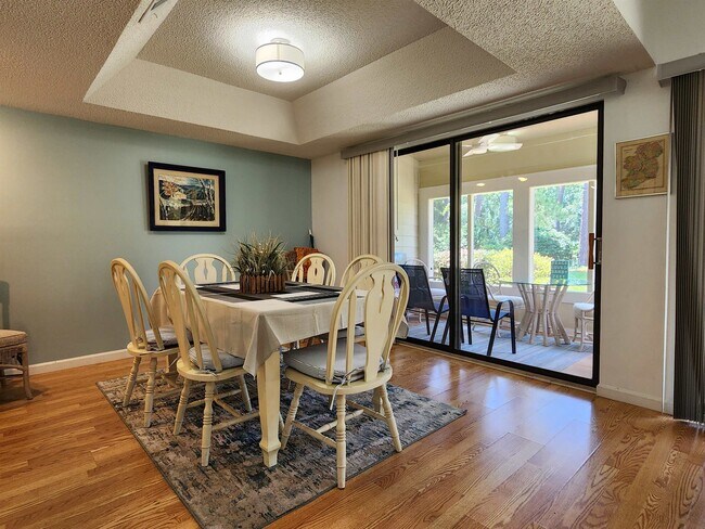 Foto del edificio - 166 Tall Pines Way