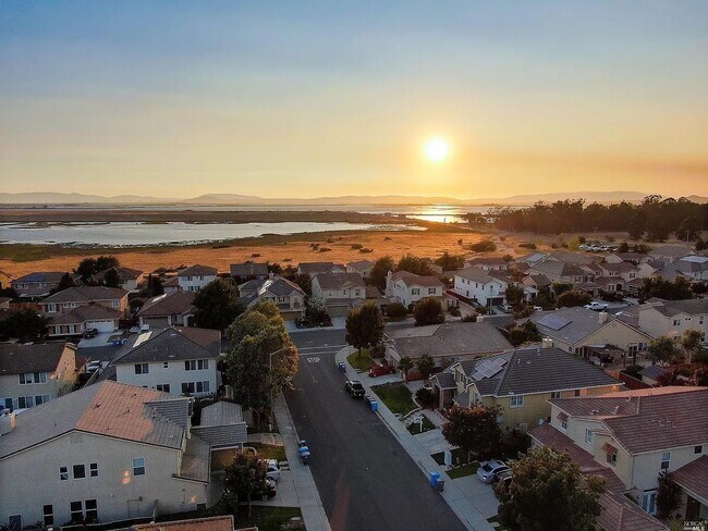 Building Photo - 332 Ring Neck St