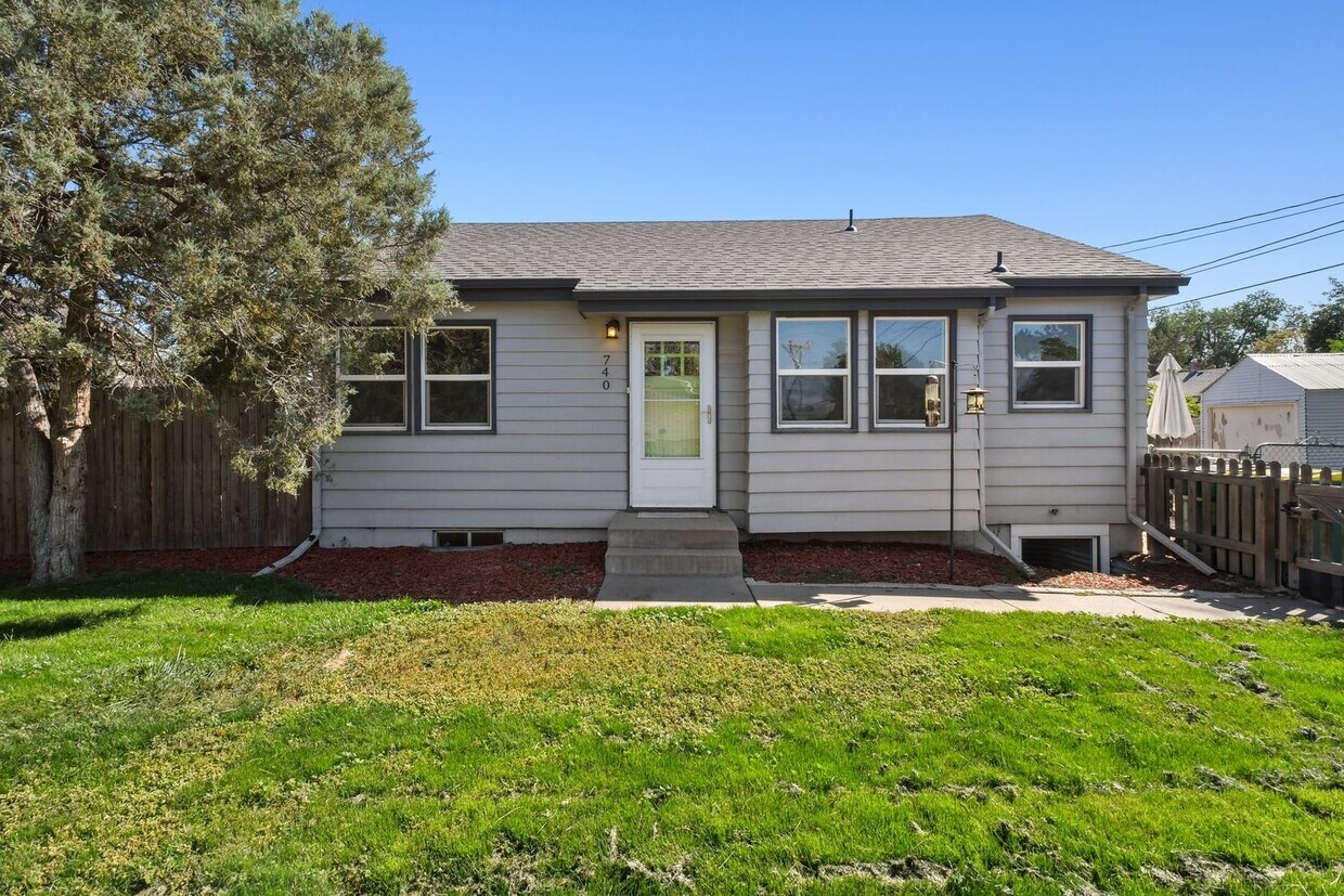 Primary Photo - Updated 3 Bed 2 Bath Home for Rent