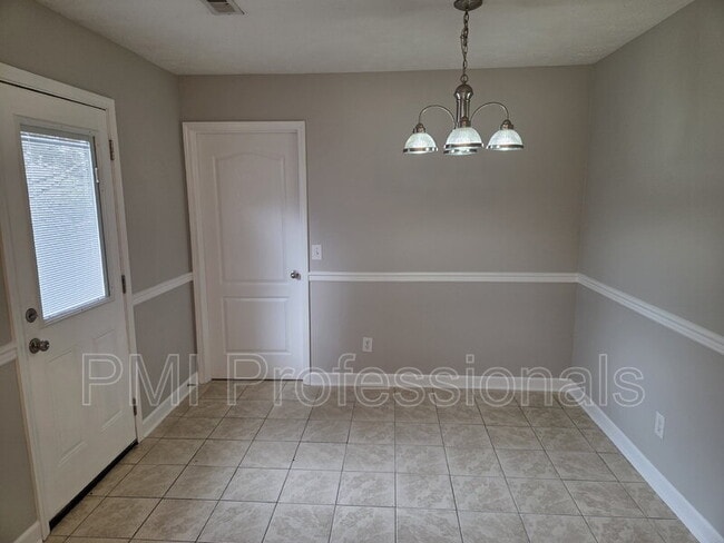 Foto del edificio - 3241 Hardwood Dr