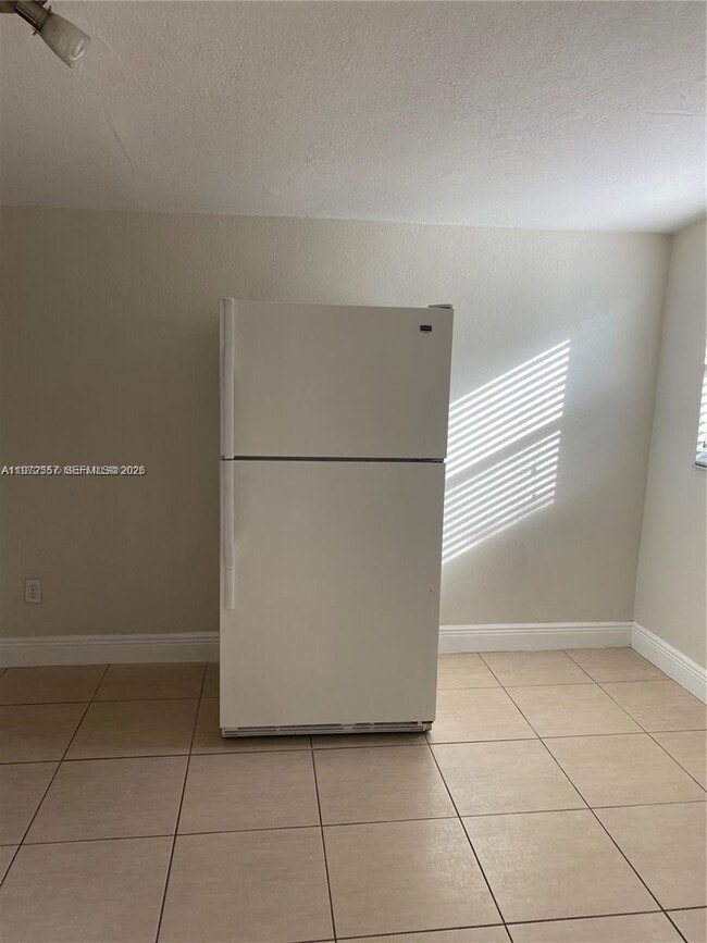 Foto del edificio - 6743 SW 15th St