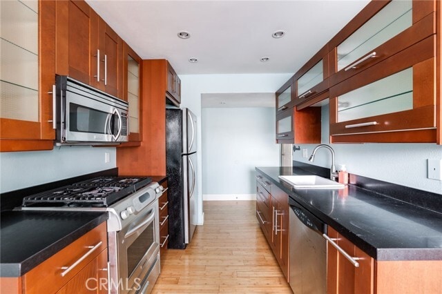 Foto del edificio - 6600 Warner Ave