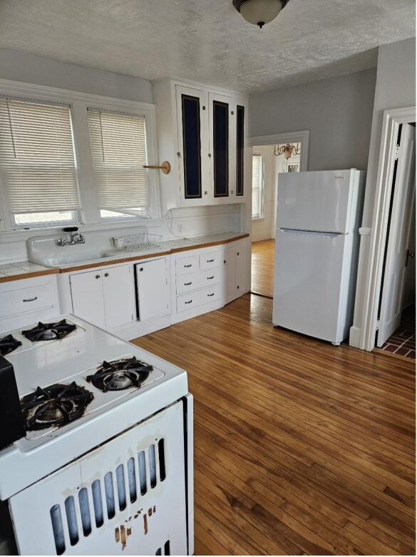 Primary Photo - 24 Bowdoin St