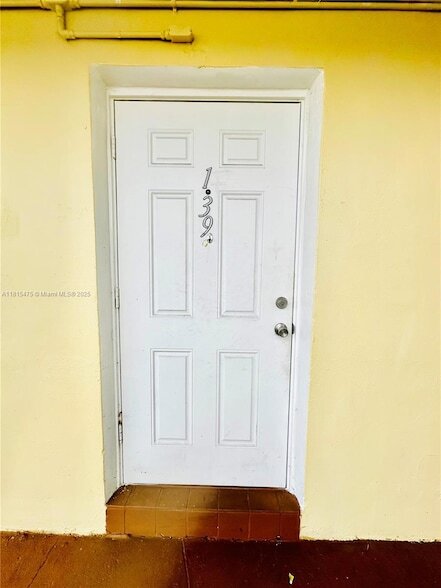 Foto del edificio - 505 NW 177th St