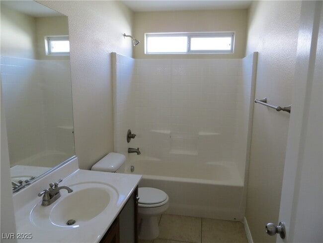 Foto del edificio - 6824 Bayberry Creek Ave