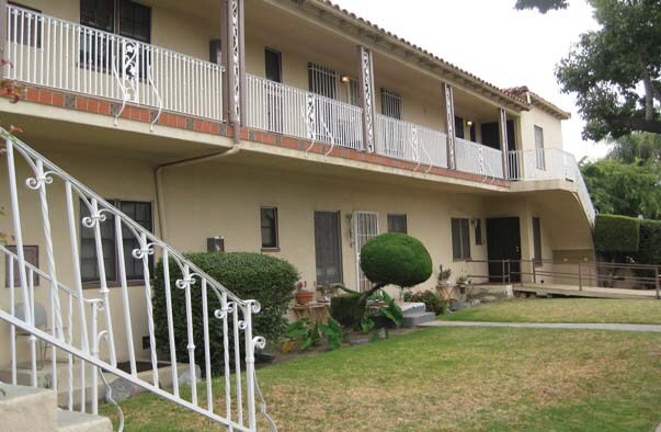 Foto del edificio - 2201 Pine Ave