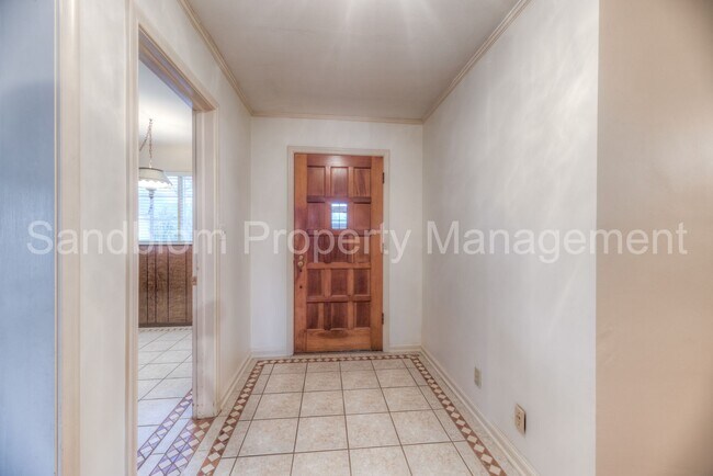 Foto del edificio - For Lease | Midtown Tulsa | Available Now!