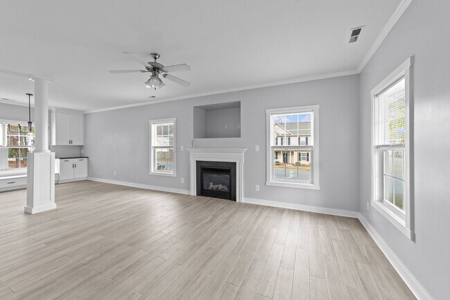 Foto del edificio - 4221 Bay Rum Ln