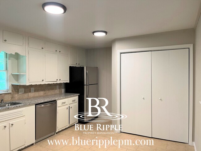 Building Photo - Freshly Painted with New Appliances Plus F...