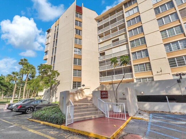 Foto del edificio - 6901 Environ Blvd