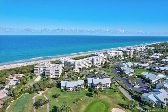Foto del edificio - 5565 NE Gulfstream Way