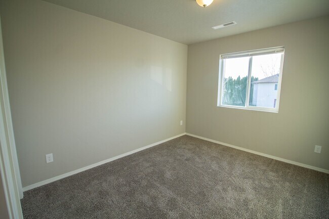 Building Photo - 4305 S 10th Ave