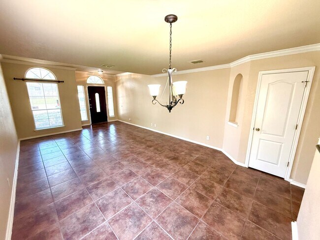 Foto del edificio - AVAILABLE NOW! Two Story 4 Bedroom / 2.5 B...