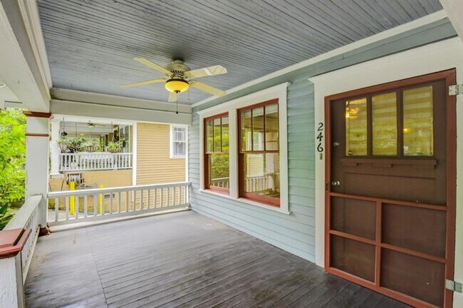 Foto del edificio - 248 East Lake Dr