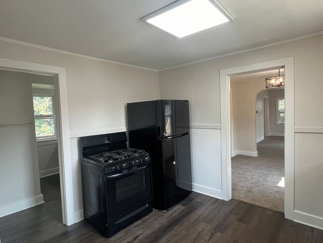 Building Photo - 322 N 2nd Ave