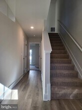 Building Photo - 180 Munsee Cir