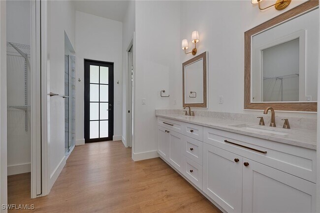 Foto del edificio - 1373 Shady Ln