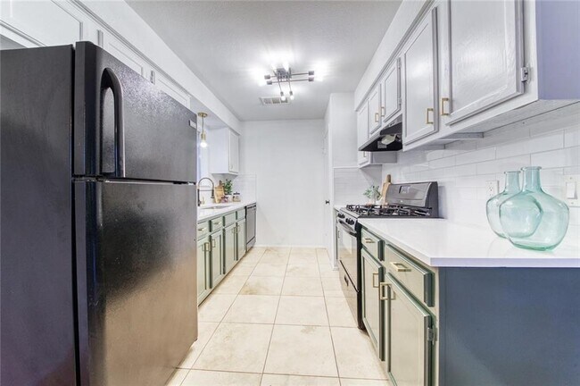 Foto del edificio - 1465 S Meadows Dr