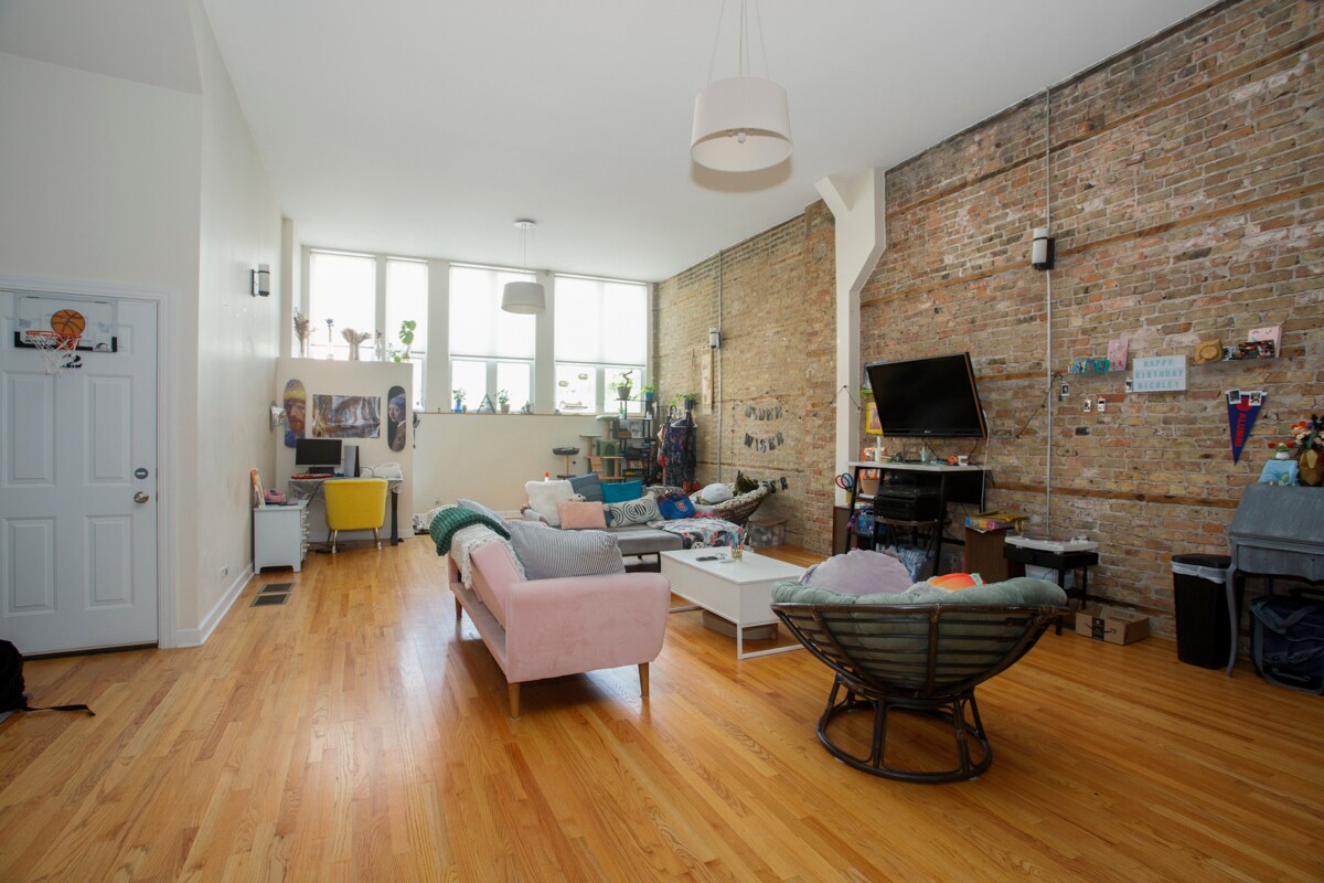 Foto principal - 1832 S Racine Ave