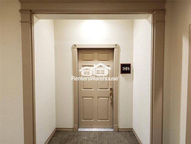 Foto del edificio - 2400 McCue Rd
