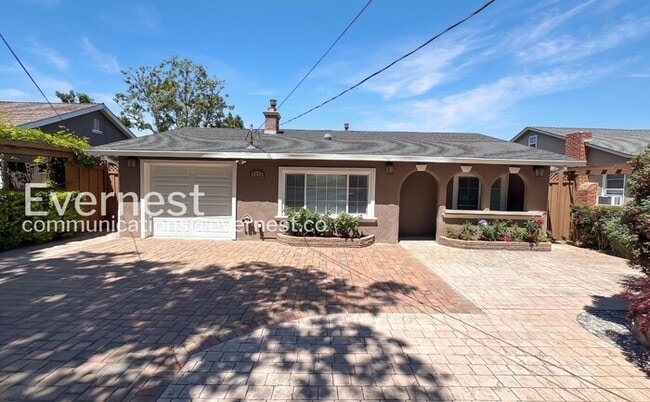 Building Photo - 1111 Madera Ave