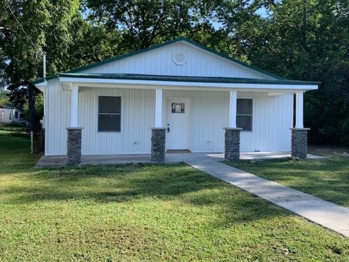 Primary Photo - Fully remodeled rancher