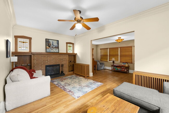 Building Photo - 434 S Grove Ave