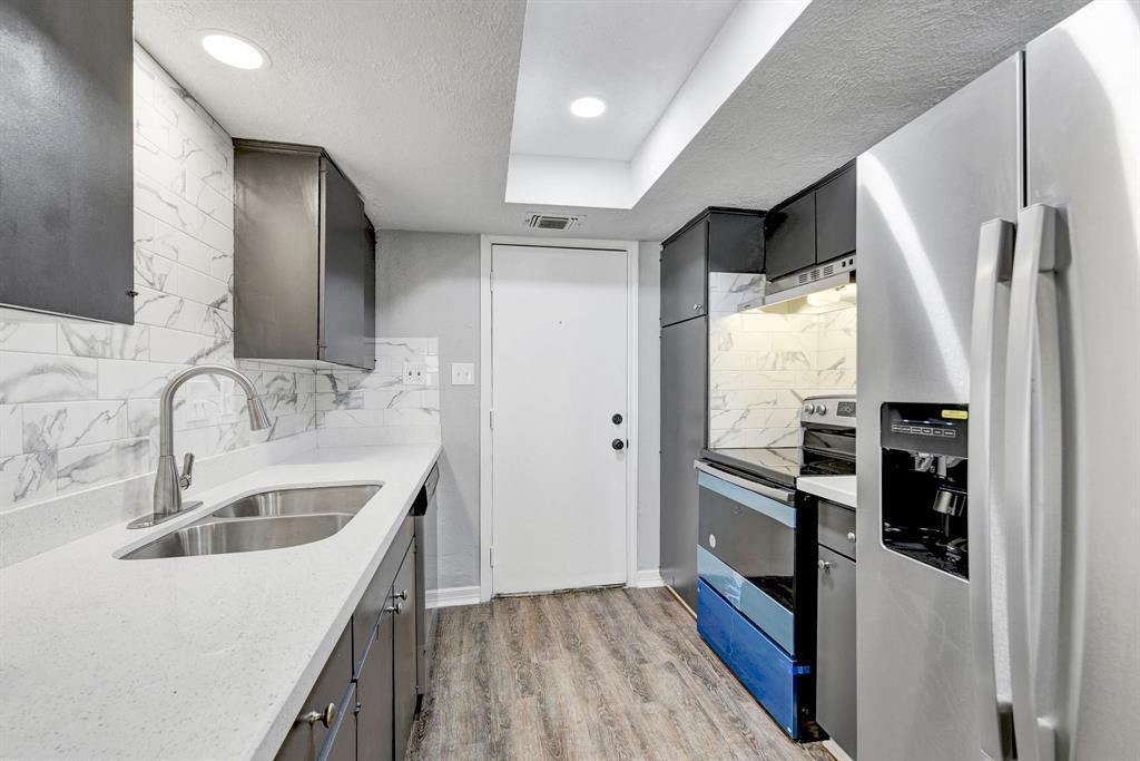 128 Goodson Dr, Houston, TX 77060 Condo for Rent in Houston, TX