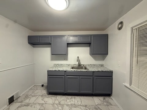 Foto del edificio - 12578 Camden Ave