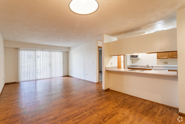 1BR, 1BA - 725 SF - Columbia Lakes Apartments