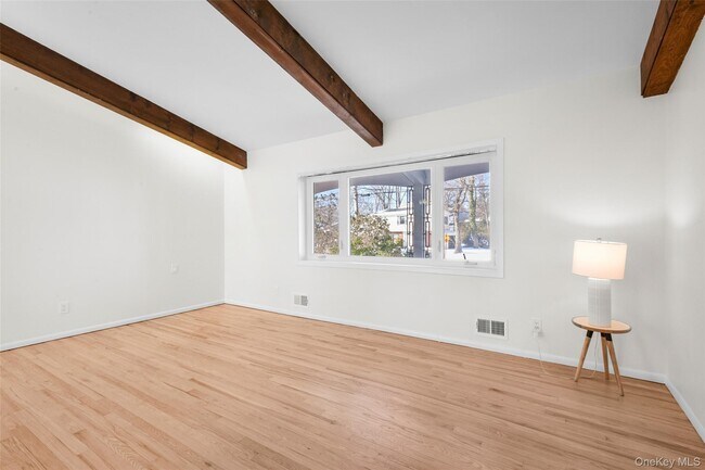 Foto del edificio - 25 Woodhollow Ln