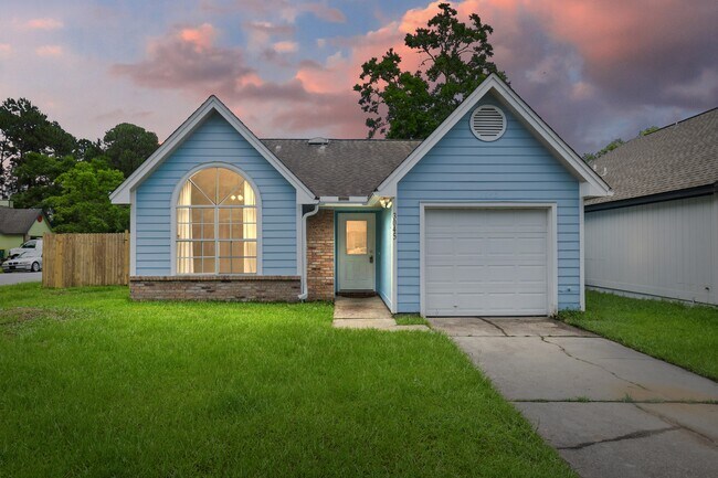 Building Photo - 3045 Yorktown Cir
