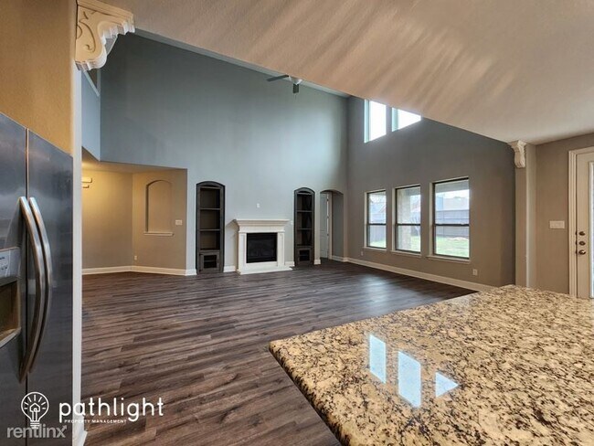 Foto del edificio - 5 br, 4.5 bath House - 4301 Martha Avenue ...