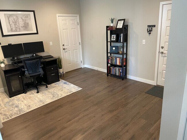 Building Photo - 3 Bedroom Single Family Home near Iliff St...