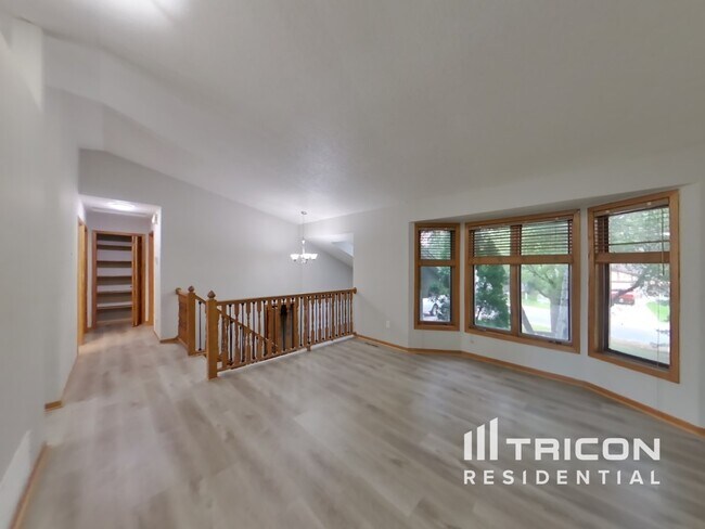 Foto del edificio - 5752 W 134th St