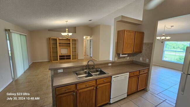 Building Photo - Beautifully Maintained Home In Palm Harbor