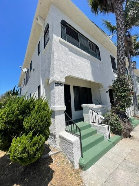 Photo - 2229 Vineyard Ave (Los Angeles, CA) Apartment