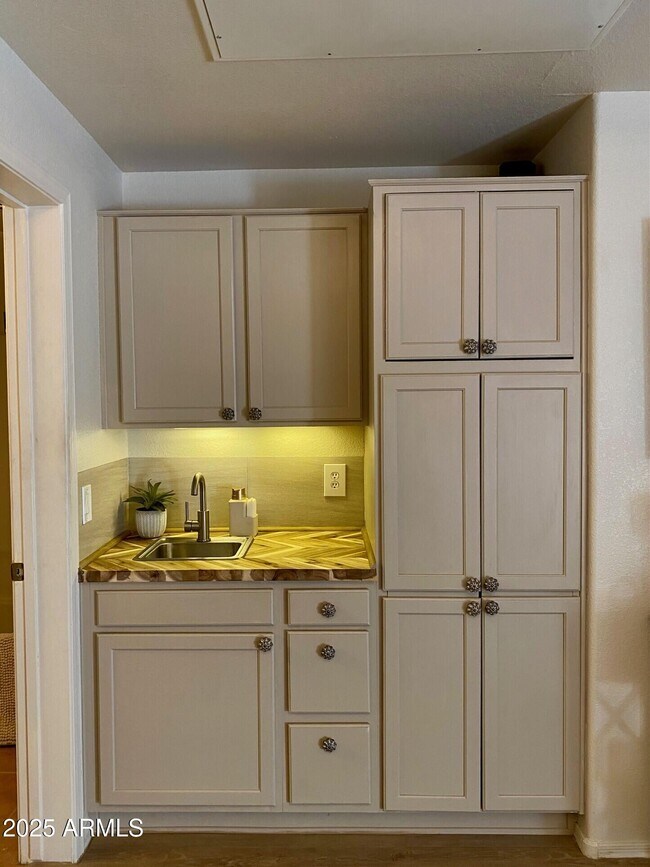 Foto del edificio - 16545 E Gunsight Dr