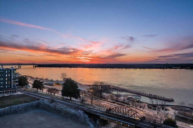 Foto del edificio - 200 Wagner Pl