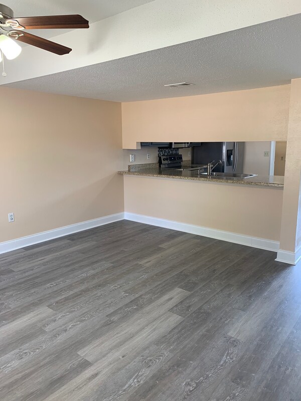 Foto del edificio - 412 N Sea Ln NW