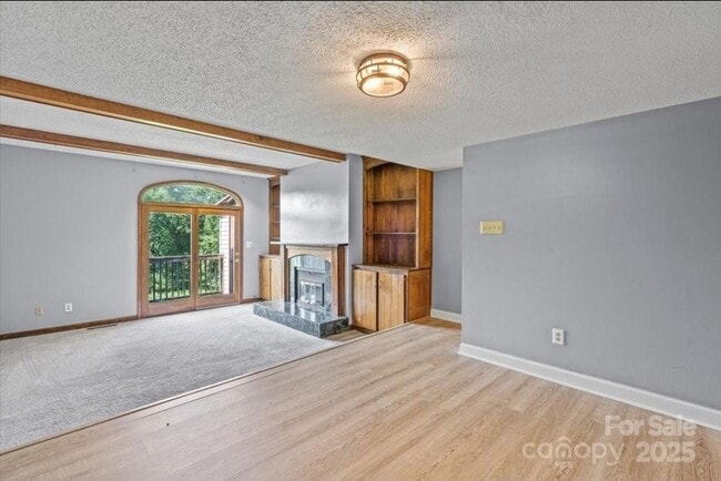 Building Photo - 5190 Corbin Ln