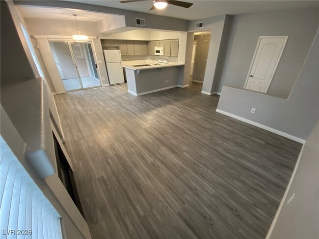 Foto del edificio - 7716 Constanso Ave