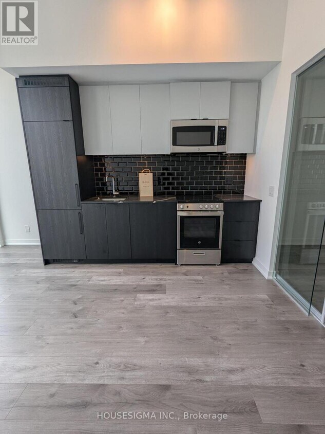 Photo principale - 285-285 Dufferin St