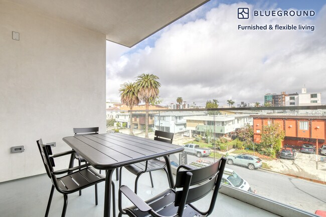 Foto del edificio - 3667 Keystone Av